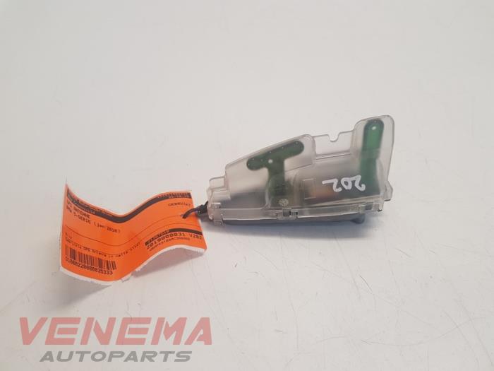 Używane Antena GPS BMW 5 serie Touring (E61) 520d 16V Cena € 49,99 Procedura marży oferowane przez Venema Autoparts