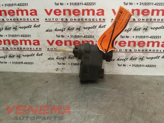 Używane Silnik reflektora Opel Omega A Caravan (66/67) 2.4i LS,GL,GLS,CD Cena € 9,99 Procedura marży oferowane przez Venema Autoparts