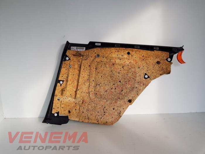 Side panel trim, rear left from a BMW 1 serie (E81) 118i 16V 2010