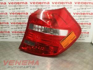 Używane Tylne swiatlo pozycyjne prawe BMW 1 serie (E81) 118i 16V Cena € 19,99 Procedura marży oferowane przez Venema Autoparts
