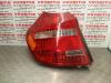 Taillight, left from a BMW 1 serie (E81), 2006 / 2012 118i 16V, Hatchback, 2-dr, Petrol, 1.995cc, 105kW (143pk), N43B20A, 2006-02 / 2010-02 2010