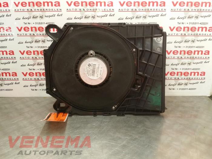Begagnade Högtalare BMW 1 serie (E81) 118i 16V Pris € 19,99 Marginaltabell erbjuds av Venema Autoparts