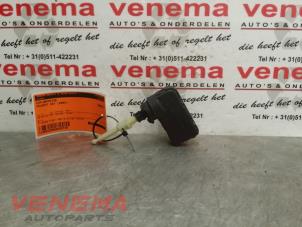 Used Headlight motor Peugeot 307 (3A/C/D) 1.6 16V Price € 15,00 Margin scheme offered by Venema Autoparts