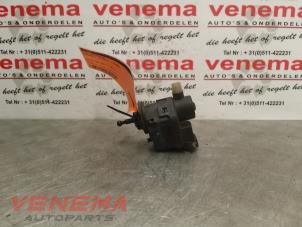 Used Headlight motor Renault Scénic II (JM) 1.9 dCi 120 Price € 10,00 Margin scheme offered by Venema Autoparts