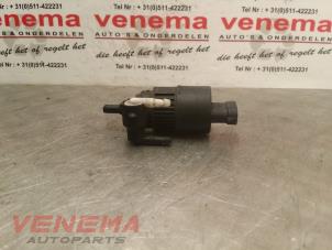 Usados Bomba de limpiaparabrisas delante Renault Megane Scénic (JA) 1.6 RT Precio € 9,00 Norma de margen ofrecido por Venema Autoparts