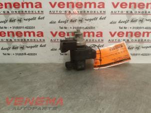 Usados Válvula de sobrepresión turbo Renault Scénic II (JM) 1.9 dCi 120 Precio € 19,00 Norma de margen ofrecido por Venema Autoparts