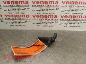 Vevaxelsensor från en Mercedes-Benz A (W176) 1.5 A-180 CDI, A-180d 16V 2014