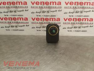 Used Headlight motor Renault Laguna II Grandtour (KG) 1.8 16V Price € 10,00 Margin scheme offered by Venema Autoparts