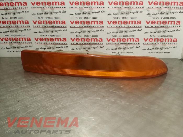 Używane Kierunkowskaz prawy Renault Master II (JD) 2.5 D T28 Cena € 7,50 Procedura marży oferowane przez Venema Autoparts