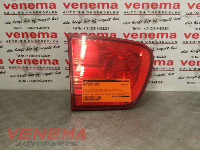 Taillight, left from a Seat Ibiza II Facelift (6K1) 1.4 16V 2001