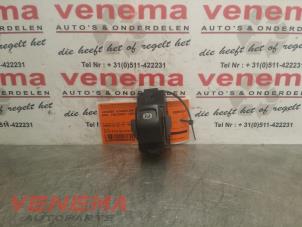 Usagé Commutateur frein à main Opel Insignia Sports Tourer 2.0 CDTI 16V 130 ecoFLEX Prix € 14,95 Règlement à la marge proposé par Venema Autoparts
