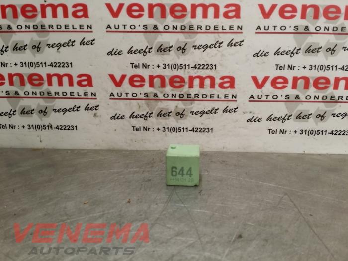Begagnade Relä Volkswagen Tiguan (5N1/2) 2.0 TDI DRF 16V 4Motion Pris € 7,95 Marginaltabell erbjuds av Venema Autoparts