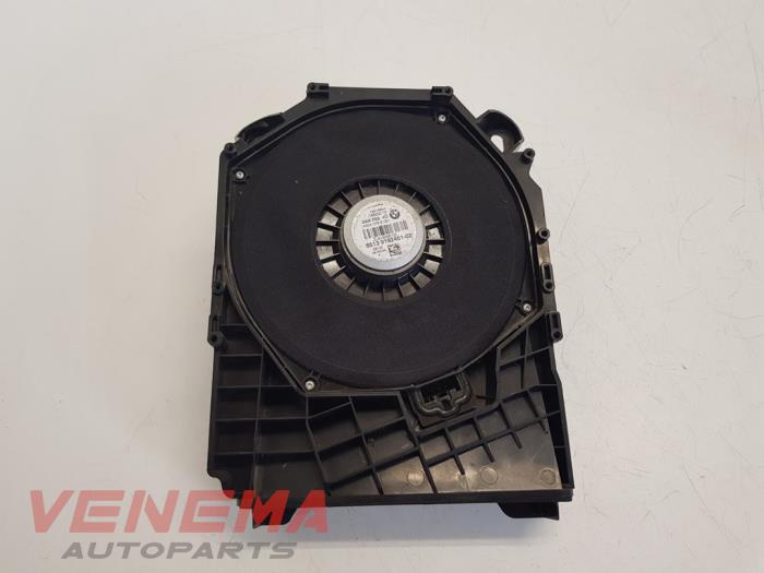 Begagnade Högtalare BMW 3 serie (E90) 318i 16V Pris € 24,99 Marginaltabell erbjuds av Venema Autoparts