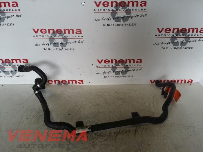 Water pipe from a BMW 3 serie (E90) 318i 16V 2010