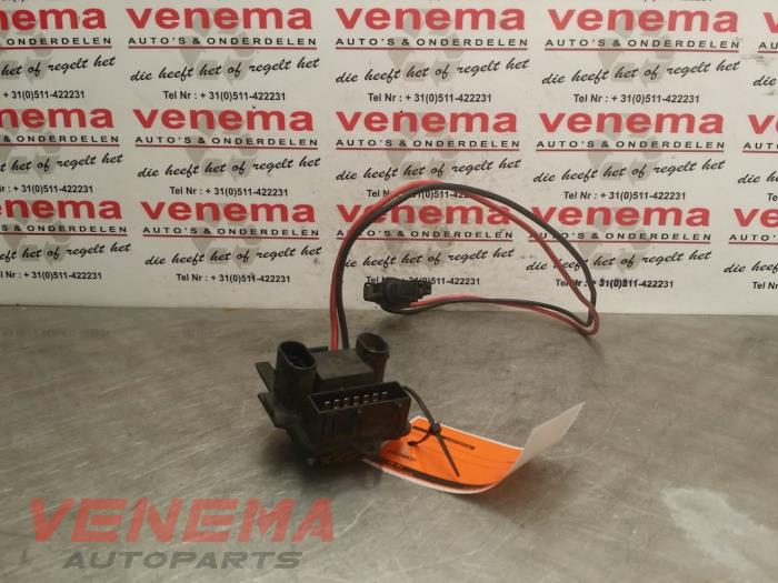 Heater resistor from a Opel Vivaro 2.0 CDTI 16V 2011
