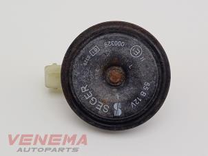 Begagnade Signalhorn Renault Clio IV (5R) 1.6 Turbo 16V RS 200 EDC Pris € 14,99 Marginaltabell erbjuds av Venema Autoparts