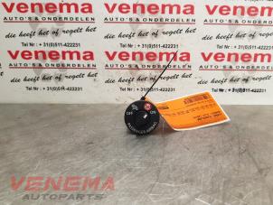 Used Airbag switch Renault Clio IV (5R) 1.6 Turbo 16V RS 200 EDC Price € 9,99 Margin scheme offered by Venema Autoparts