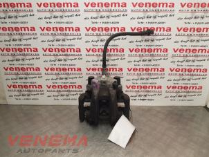 Used Rear brake calliper, left BMW 3 serie Touring (F31) 318d 2.0 16V Price € 54,95 Margin scheme offered by Venema Autoparts