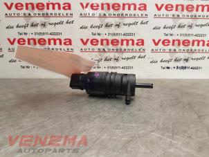 Used Rear screen washer pump BMW 3 serie Touring (F31) 318d 2.0 16V Price € 12,95 Margin scheme offered by Venema Autoparts