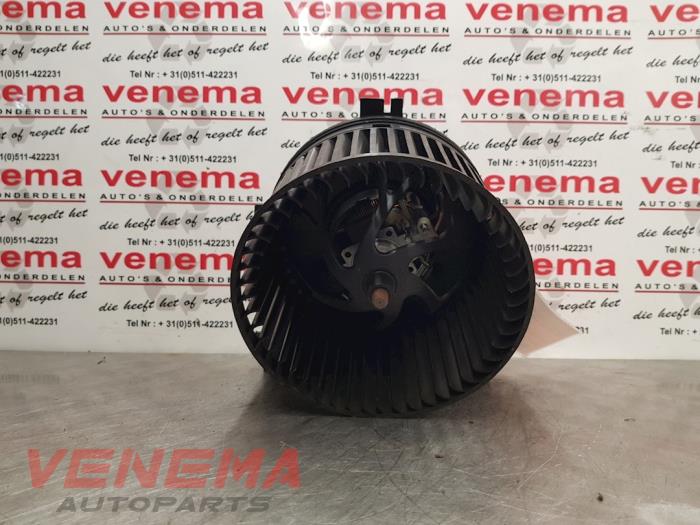 Heating and ventilation fan motor from a Volkswagen New Beetle (9C1/9G1) 1.9 TDI 90 2002