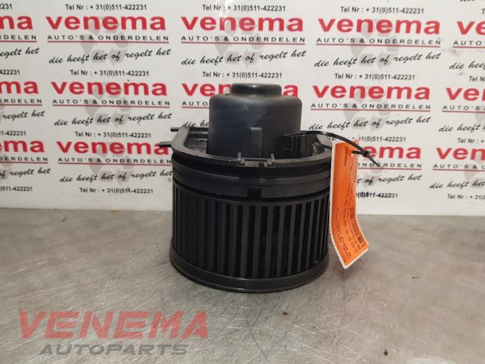 Heating and ventilation fan motor from a Volkswagen New Beetle (9C1/9G1) 1.9 TDI 90 2002