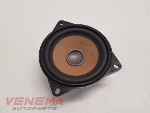 Used Speaker BMW 3 serie Touring (F31) 318d 2.0 16V Price € 9,99 Margin scheme offered by Venema Autoparts