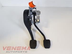 Używane Zestaw pedalów BMW 3 serie Touring (F31) 318d 2.0 16V Cena € 69,99 Procedura marży oferowane przez Venema Autoparts