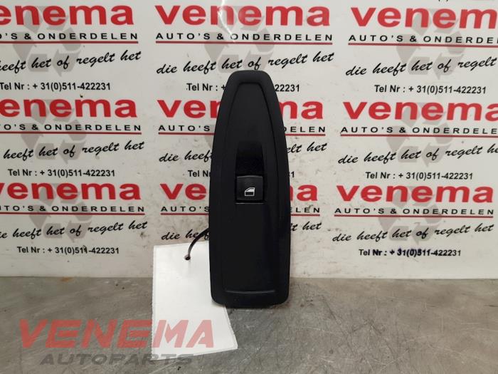 Usados Interruptor de ventanilla eléctrica BMW 3 serie Touring (F31) 318d 2.0 16V Precio € 9,99 Norma de margen ofrecido por Venema Autoparts