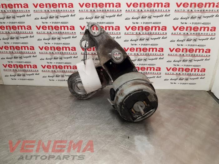 Used Engine mount Audi A4 Avant Quattro (B6) 2.5 TDI V6 24V Price € 29,95 Margin scheme offered by Venema Autoparts