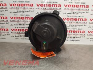 Usados Motor de ventilador de calefactor Fiat Punto I (176) 60 1.2 S,SX,Selecta Precio € 17,95 Norma de margen ofrecido por Venema Autoparts