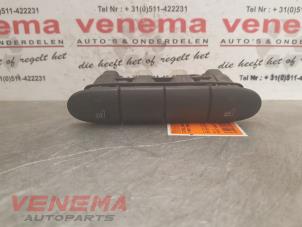 Used Seat heating switch Ford Mondeo II Wagon 1.8i 16V Price € 9,95 Margin scheme offered by Venema Autoparts