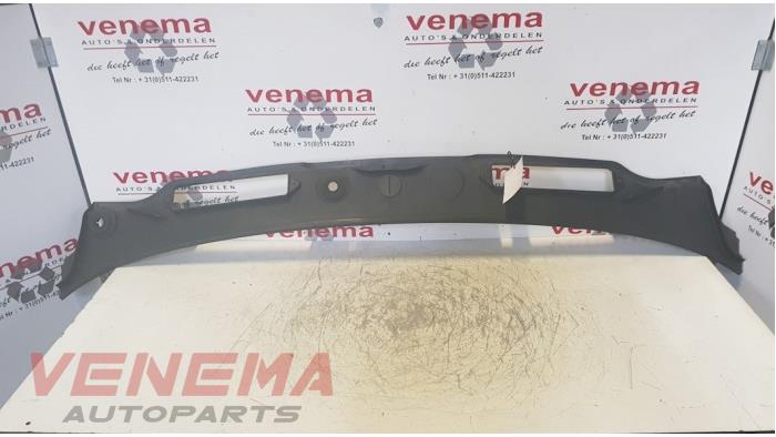 Używane Parawan BMW 1 serie (E81) 118i 16V Cena € 24,95 Procedura marży oferowane przez Venema Autoparts