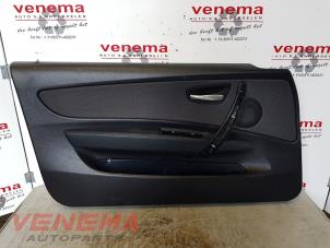 Używane Tapicerka drzwi lewych wersja 2-drzwiowa BMW 1 serie (E81) 118i 16V Cena € 64,99 Procedura marży oferowane przez Venema Autoparts