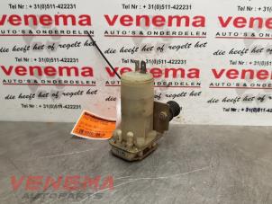 Usagé Pompe lave-glace avant Ford Escort 3 (GAA) 1.6 LX Prix € 14,95 Règlement à la marge proposé par Venema Autoparts