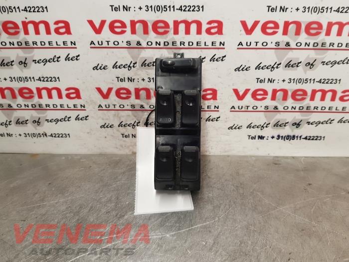 Usados Interruptor de ventanilla eléctrica Mazda 323 F (BA14) 1.8i GLX,GT 16V Precio € 9,99 Norma de margen ofrecido por Venema Autoparts