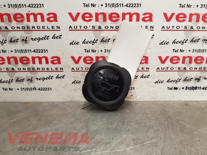 Gebrauchte Ölkappe BMW 1 serie (E81) 118i 16V Preis € 9,95 Margenregelung angeboten von Venema Autoparts