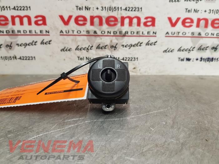 Begagnade Spegelspak Kia Rio II (DE) 1.5 CRDi VGT 16V Pris € 9,95 Marginaltabell erbjuds av Venema Autoparts