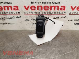 Used Electric window switch Kia Rio (DC22/24) 1.5 16V Price € 9,95 Margin scheme offered by Venema Autoparts