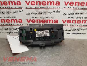 Innerdisplay från en Kia Sorento I (JC) 2.5 CRDi 16V 2004