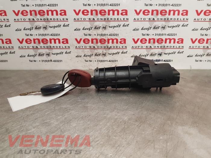 Używane Stacyjka + Kluczyk Fiat Marea Weekend (185BX/CX) 1.6 SX,ELX 16V Cena € 19,95 Procedura marży oferowane przez Venema Autoparts