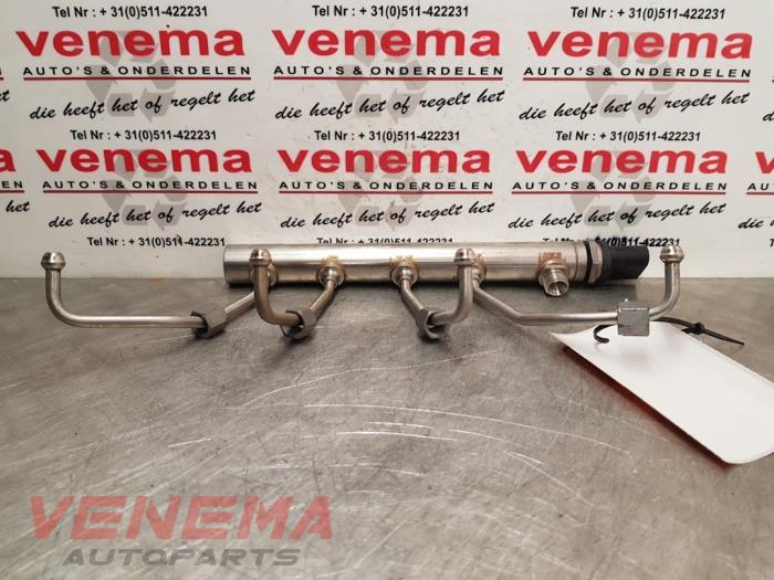 Fuel injector nozzle BMW X1 sDrive 20i 2.0 16V Twin Power Turbo