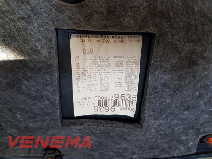 Revêtement portière haut 4portes avant droite d'un Mercedes-Benz E (W212) E-250 CDI 16V BlueTec 2014