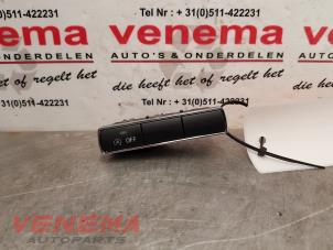 Używane Przelacznik Ford Fiesta 6 (JA8) 1.0 EcoBoost 12V 100 Cena € 19,99 Procedura marży oferowane przez Venema Autoparts
