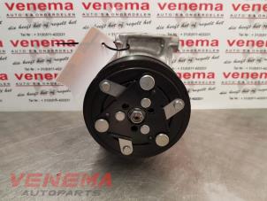 Used Air conditioning pump Renault Megane IV (RFBB) 1.3 TCE 140 16V Price € 249,99 Margin scheme offered by Venema Autoparts