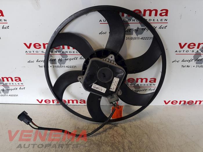 Cooling fans from a BMW X1 (E84) sDrive 20d 2.0 16V 2012