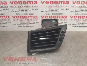 Begagnade Luftmunstycke, instrumentbräda BMW X1 (E84) sDrive 20d 2.0 16V Pris € 24,99 Marginaltabell erbjuds av Venema Autoparts