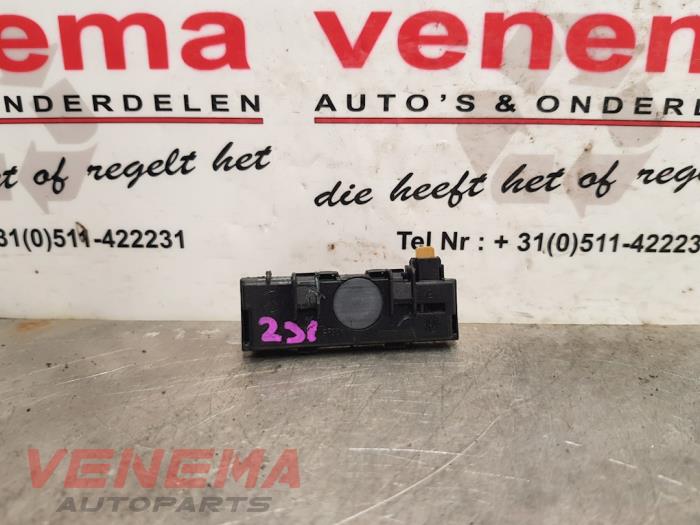 Interior temperature sensor from a Mercedes-Benz C Estate (S204) 2.2 C-250 CDI 16V BlueEfficiency 2012