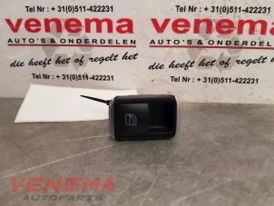 Używane Przelacznik elektrycznej szyby Mercedes C Estate (S204) 2.2 C-250 CDI 16V BlueEfficiency Cena € 9,99 Procedura marży oferowane przez Venema Autoparts