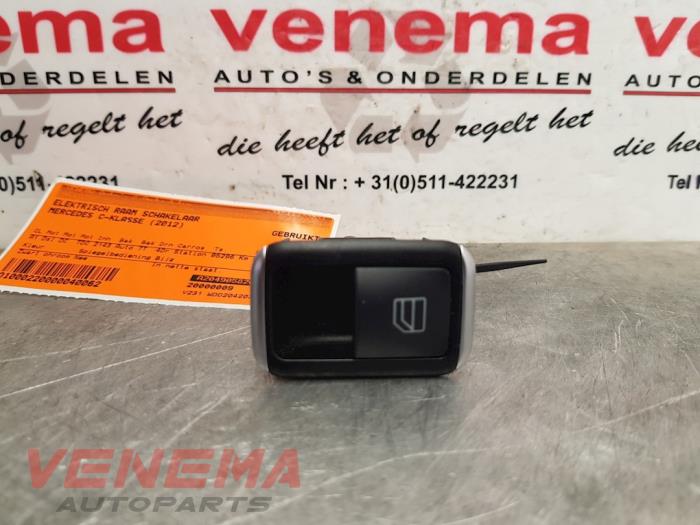 Usados Interruptor de ventanilla eléctrica Mercedes C Estate (S204) 2.2 C-250 CDI 16V BlueEfficiency Precio € 9,99 Norma de margen ofrecido por Venema Autoparts