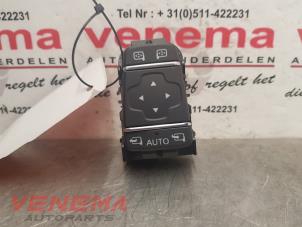 Używane Przelacznik lusterka Renault Captur (2R) 1.3 TCE 150 16V Cena € 19,99 Procedura marży oferowane przez Venema Autoparts